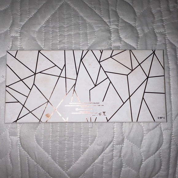 Dominique Cosmetics Latte Eyeshadow Palette - Picture 4 of 4